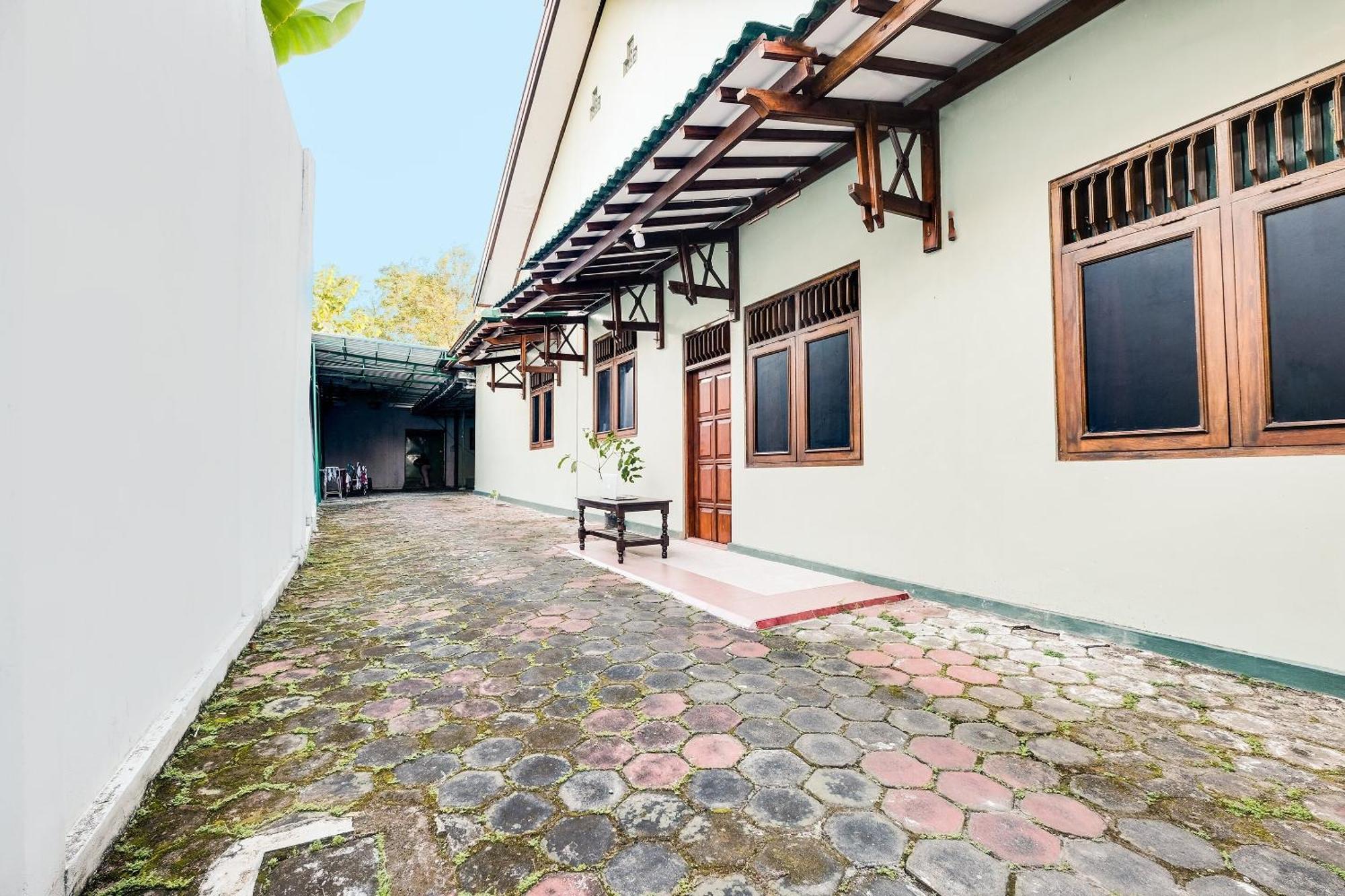 Spot On 92068 Pudja Kesuma Homestay Syariah Yogyakarta Exteriér fotografie